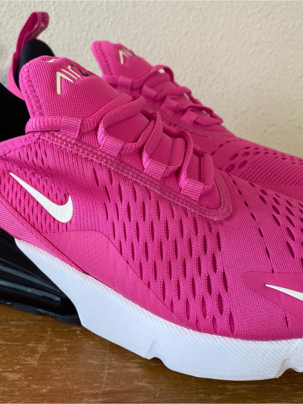 Nike Air Max 270 Laser Fuchsia Pink Black 943345 602 - Size 7Y or Women’s 8.5 - Picture 2 of 11